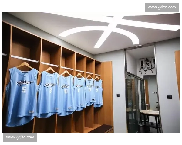 更衣室里的沉默与低语探索体育文化中的隐秘空间 更衣室里的沉默与低语探索体育文化中的隐秘空间