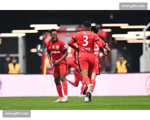 赛后热议持续发酵焦点判罚与战术争论引爆舆论场球迷反应与球队走向